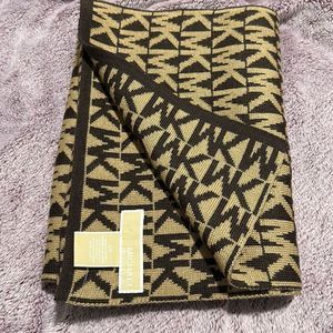 MK Logo Brown/Tan Knit Scart